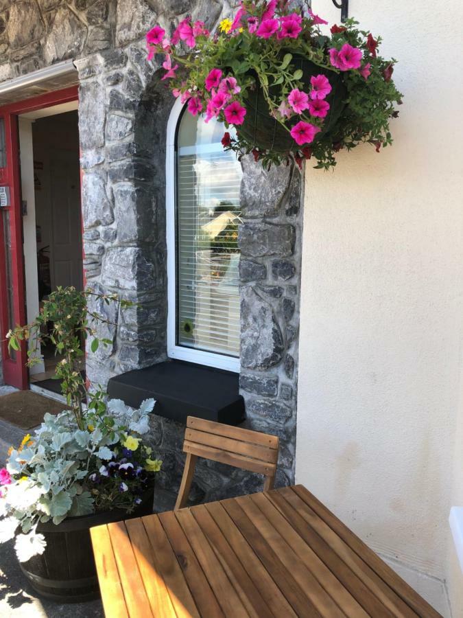 Amber Hill Bed & Breakfast Galway Bagian luar foto