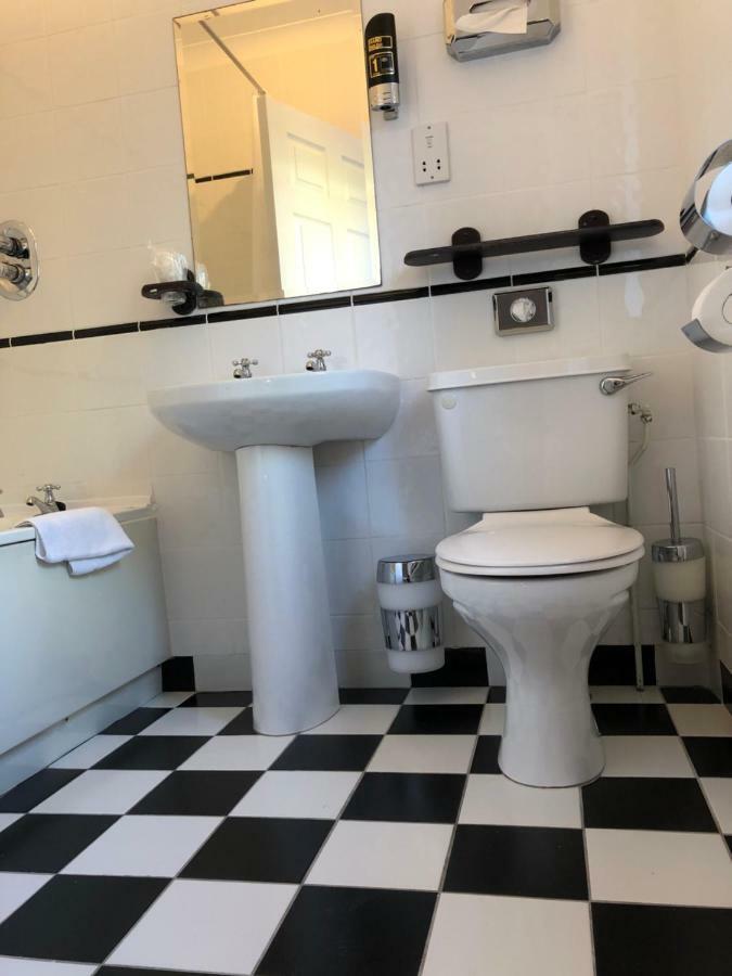 Amber Hill Bed & Breakfast Galway Bagian luar foto